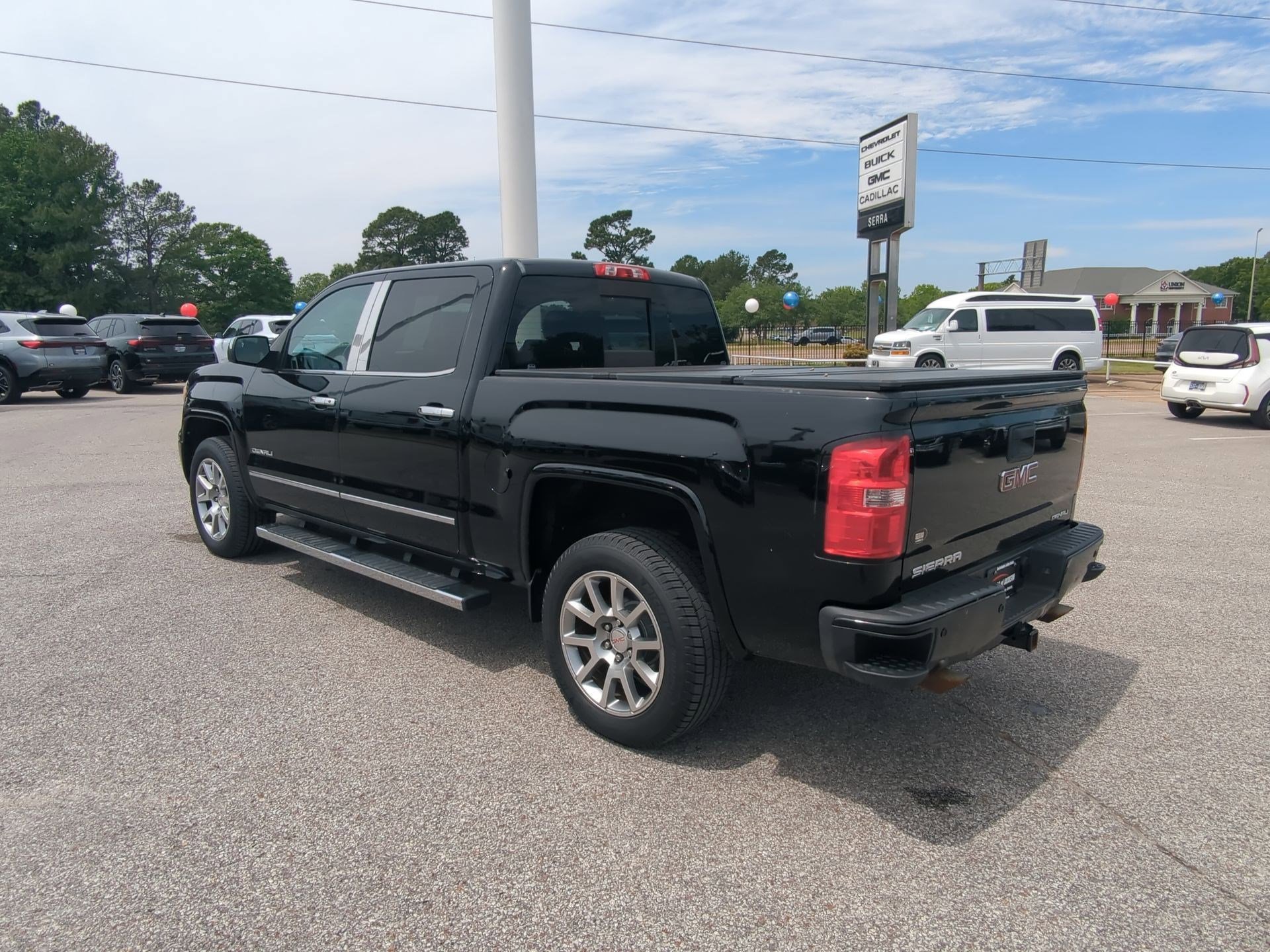 Used 2015 GMC Sierra 1500 Denali w/ Driver Alert Package AWD/4WD image 6