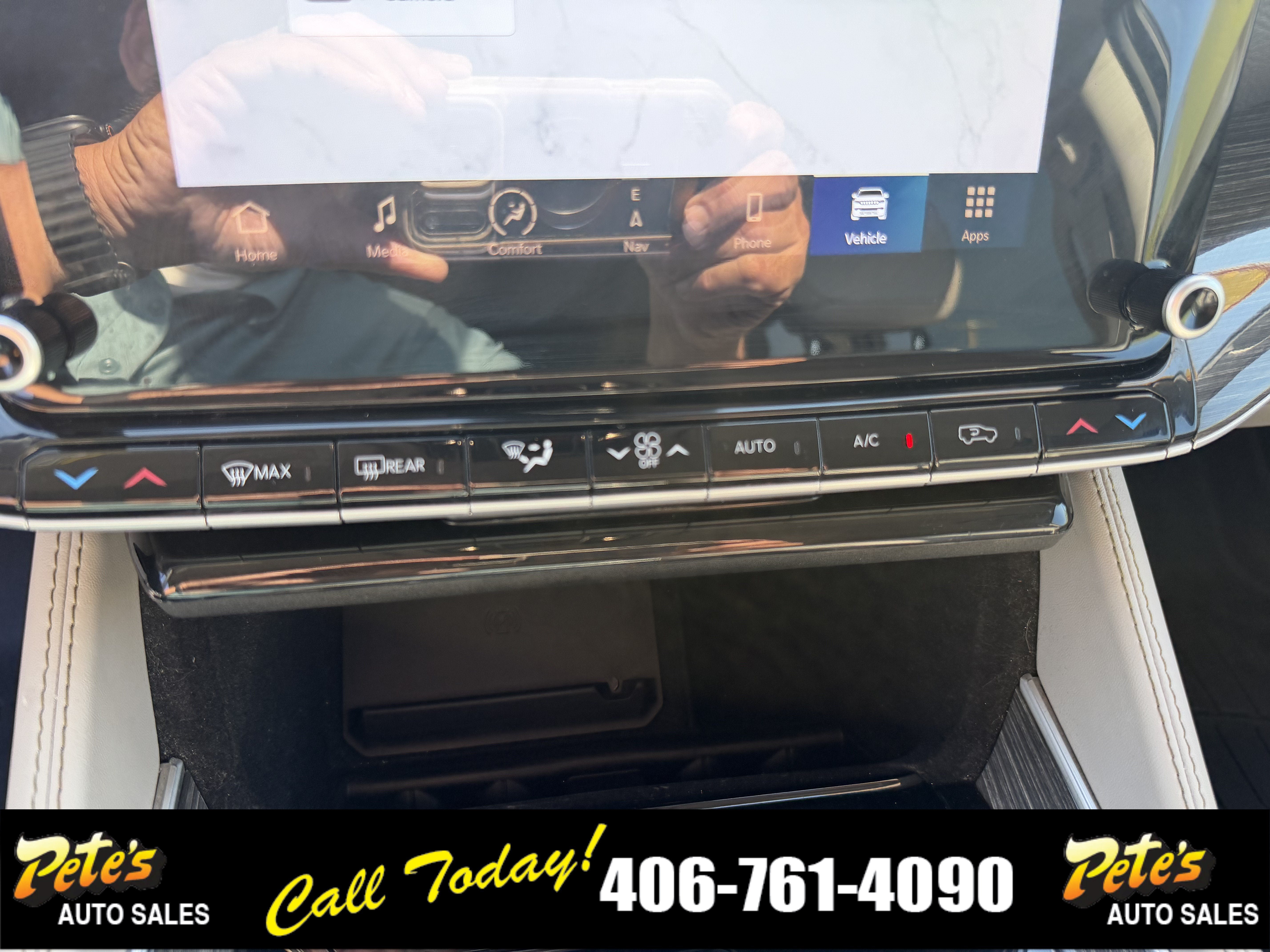 Used 2022 Jeep Wagoneer Series III w/ Flexible Seating Group AWD/4WD image 56
