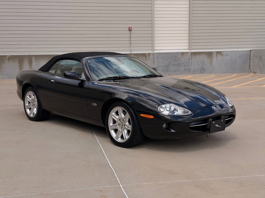 Used 2000 Jaguar XK8 Convertible RWD image 9