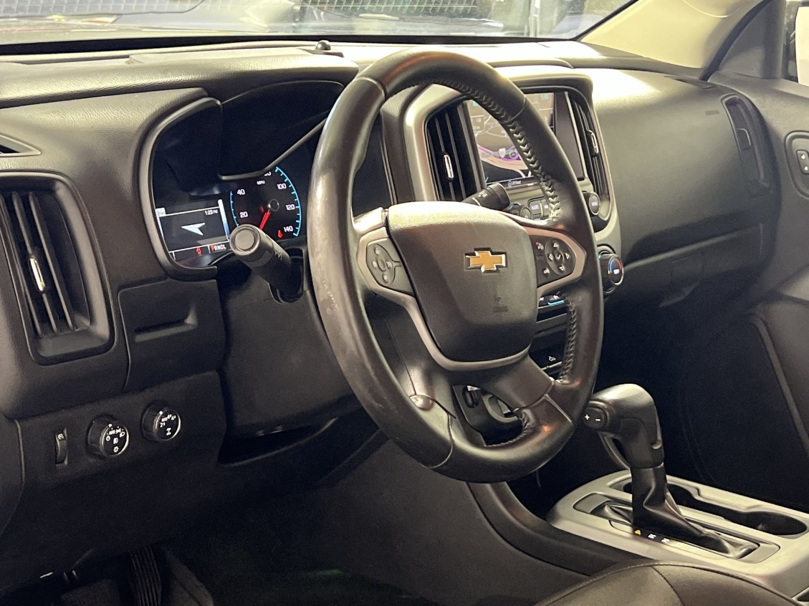 Used 2017 Chevrolet Colorado LT w/ LT Convenience Package AWD/4WD image 13