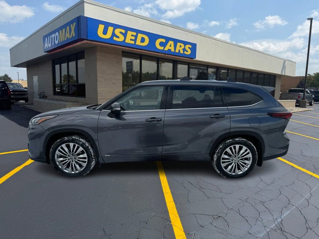 Used 2024 Toyota Highlander Platinum image 8
