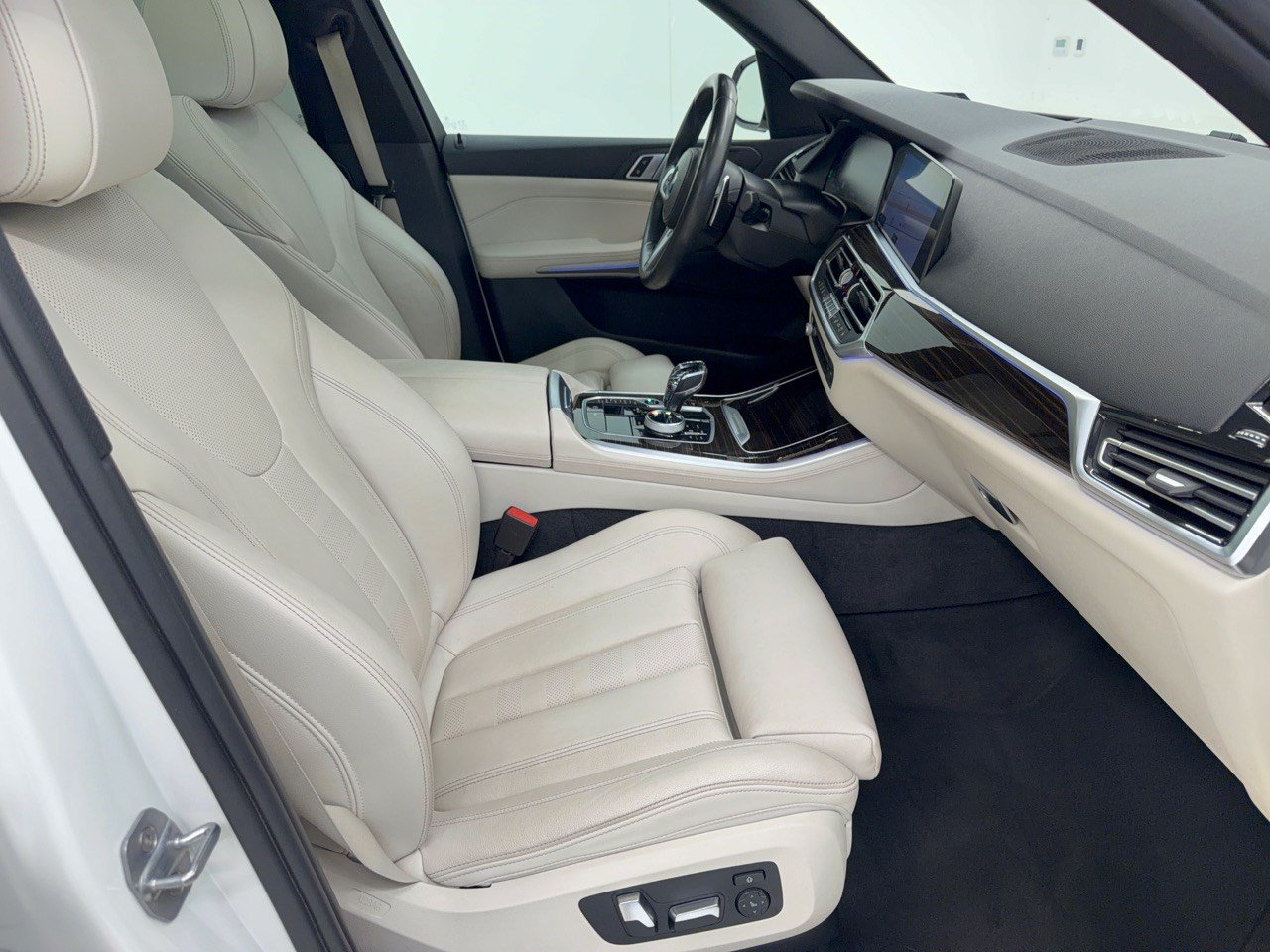 Used 2019 BMW X5 xDrive40i w/ M Sport Package AWD/4WD image 30