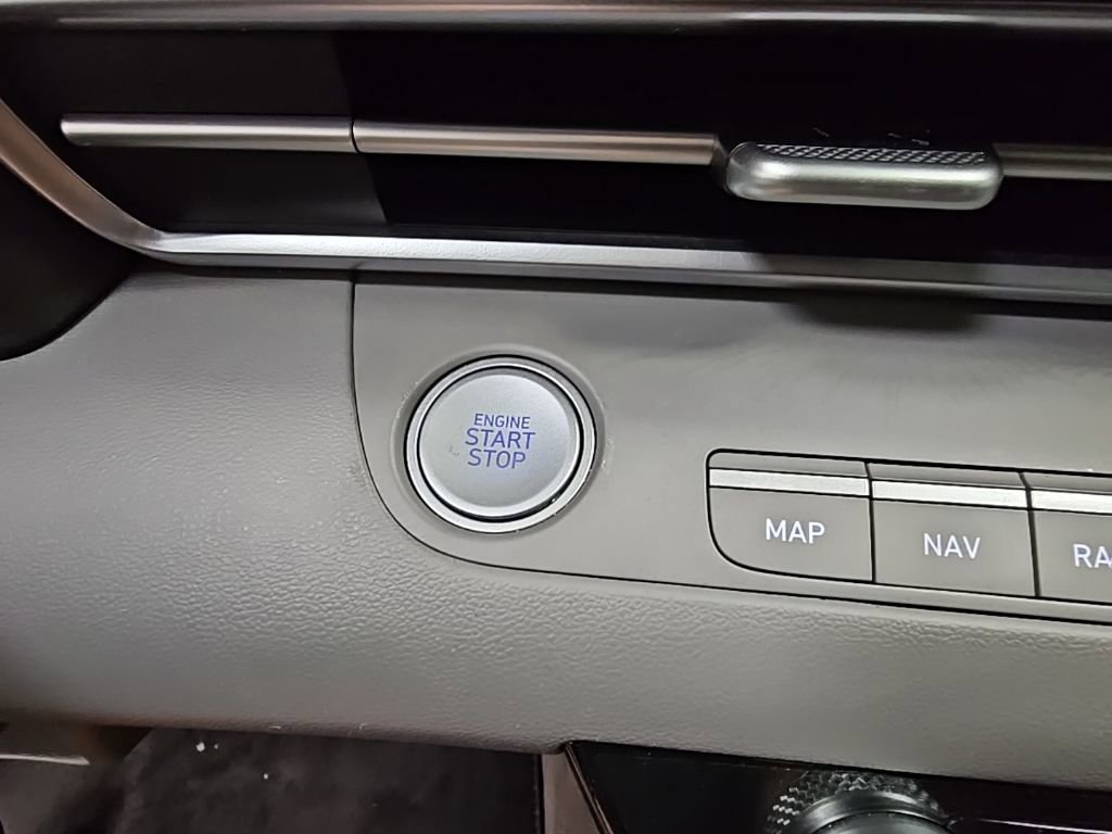 Used 2023 Hyundai Elantra SEL w/ Convenience Package FWD image 22