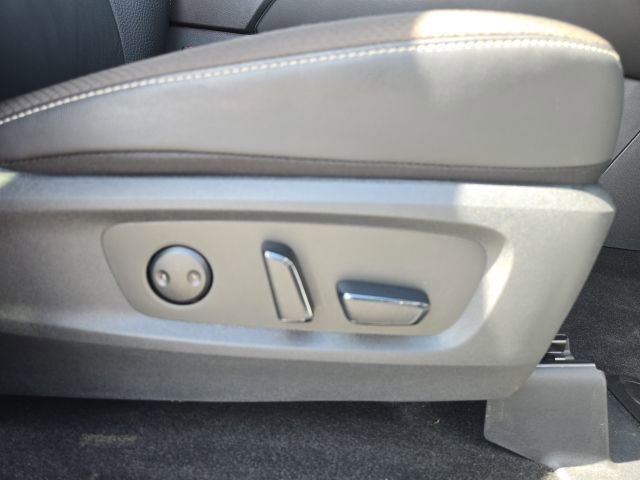 Used 2025 Nissan Pathfinder SL w/ SL Premium Package image 21