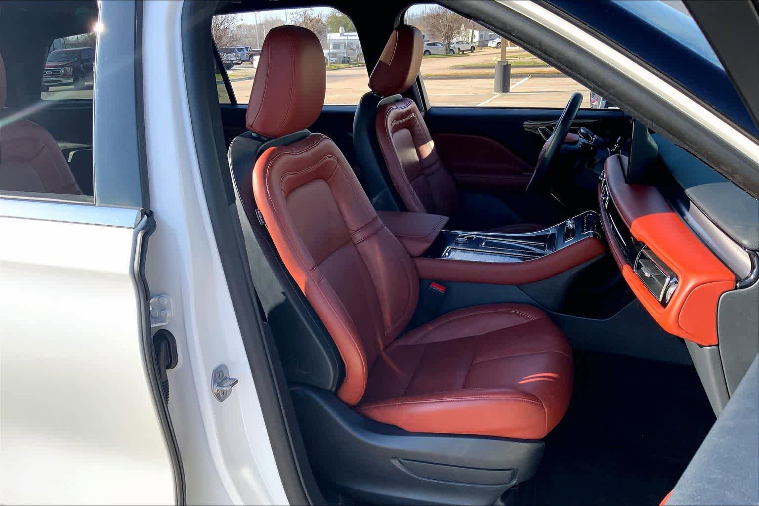 Used 2025 Lincoln Aviator Reserve w/ Illumination Package RWD image 9