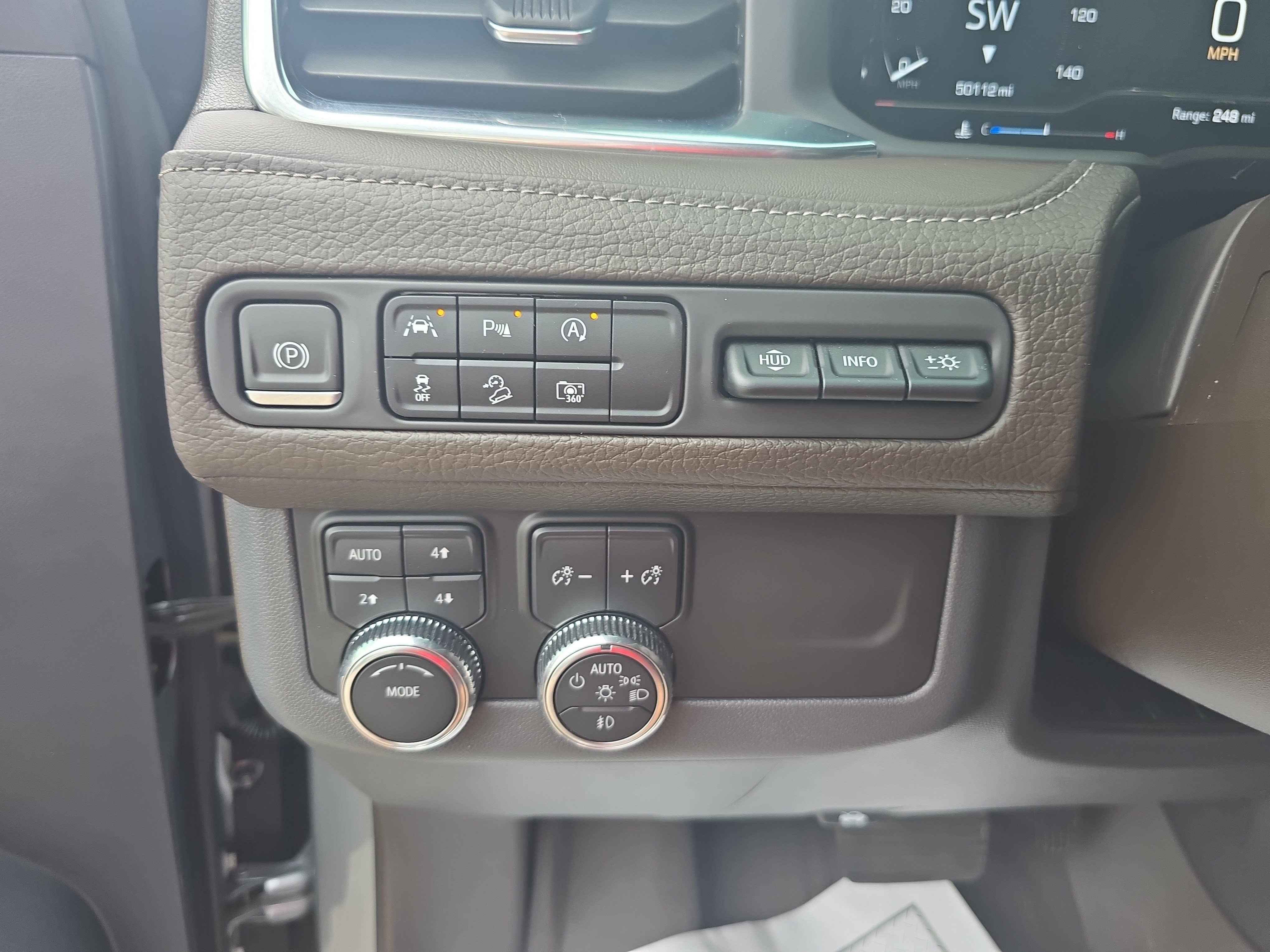 Used 2023 GMC Yukon Denali AWD/4WD image 27