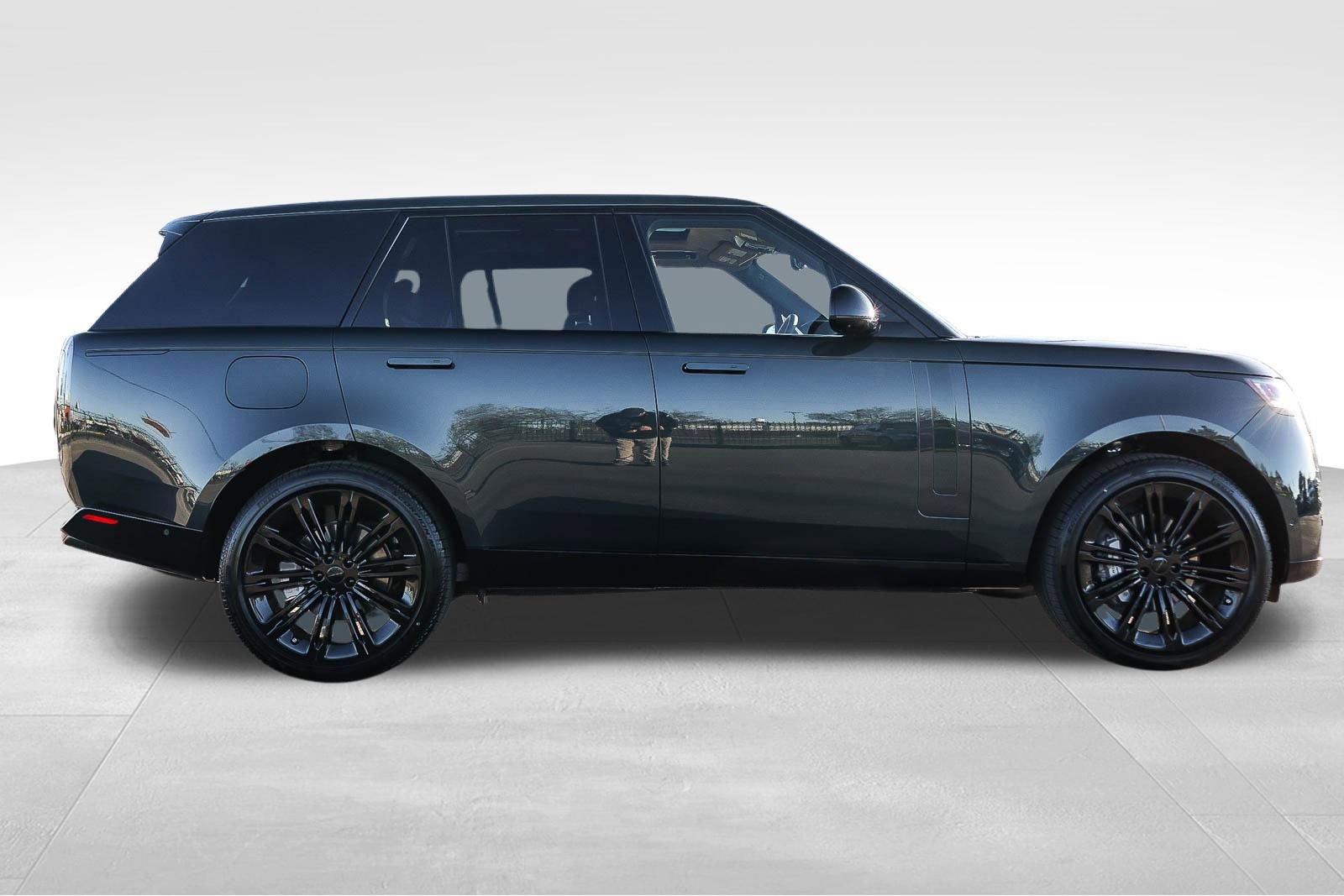 New 2026 Land Rover Range Rover SE image 4
