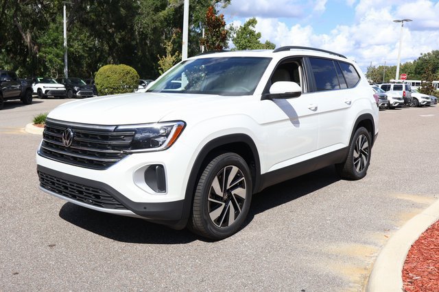Certified 2026 Volkswagen Atlas SE FWD image 3