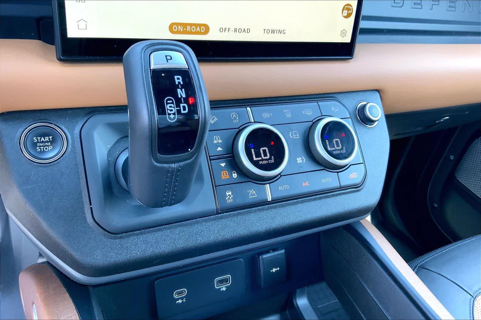 Used 2023 Land Rover Defender 130 X AWD/4WD image 31