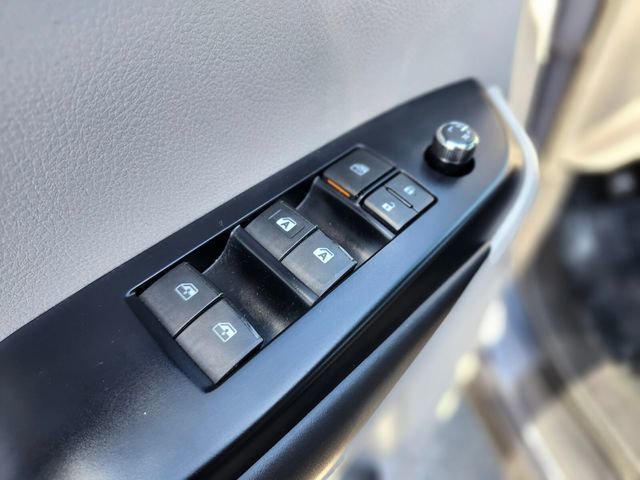 Used 2019 Toyota Highlander XLE AWD/4WD image 19