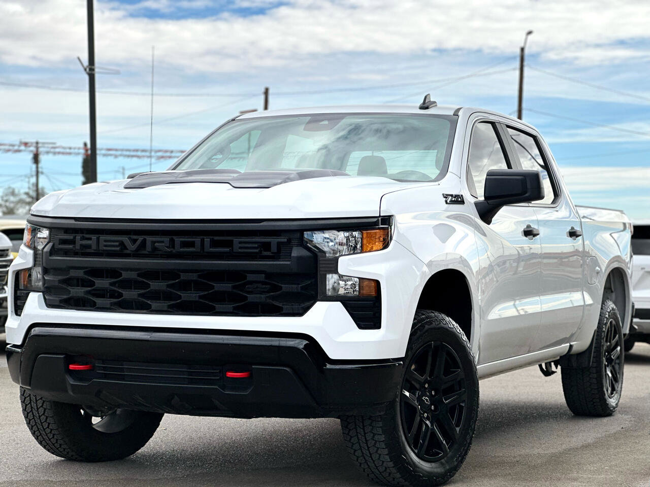 Used 2024 Chevrolet Silverado 1500 Custom Trail Boss w/ LPO, Dark Essentials Package image 3