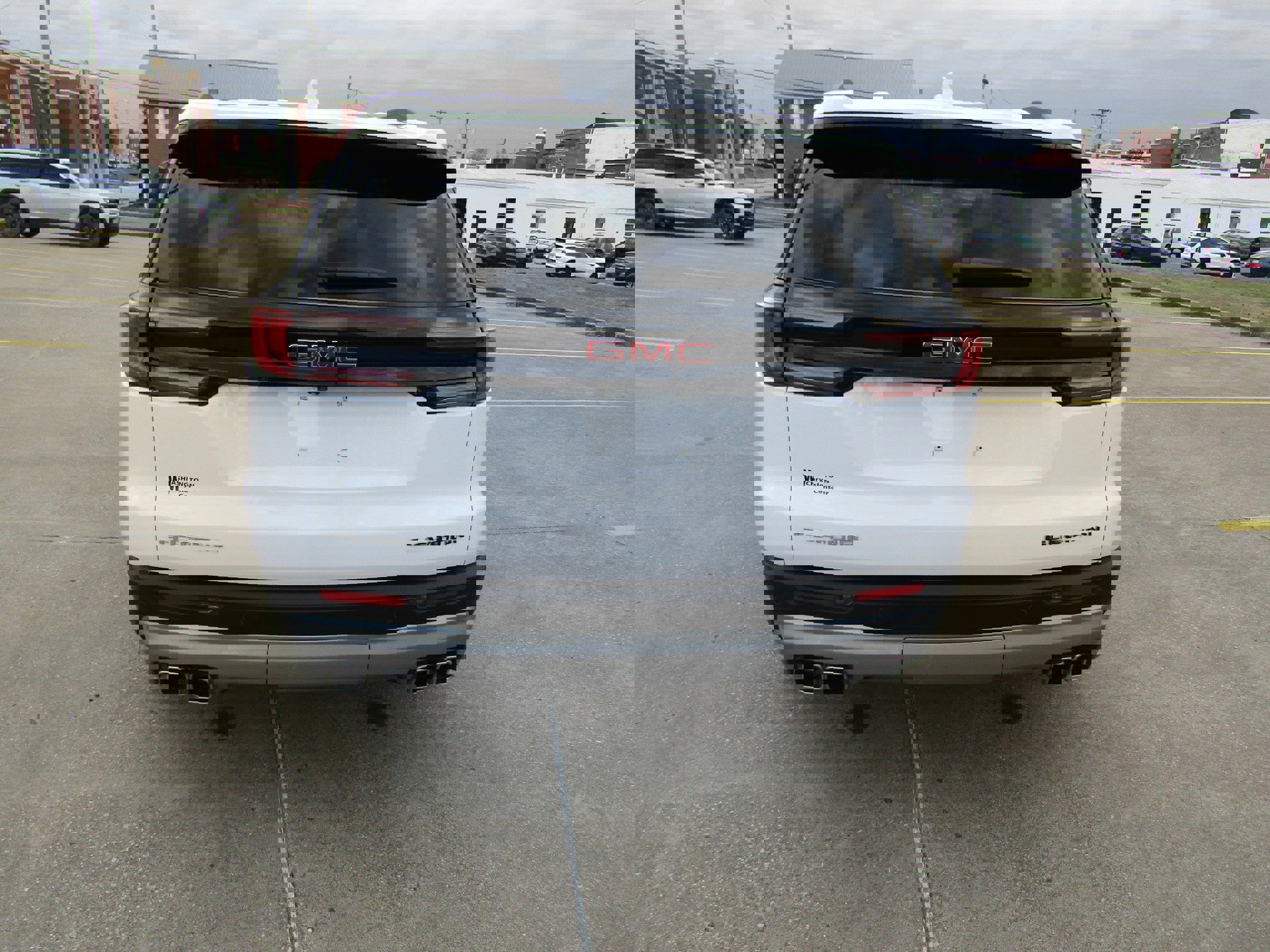 Used 2025 GMC Acadia Elevation image 4