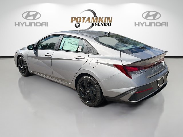 Certified 2026 Hyundai Elantra Sport FWD image 8
