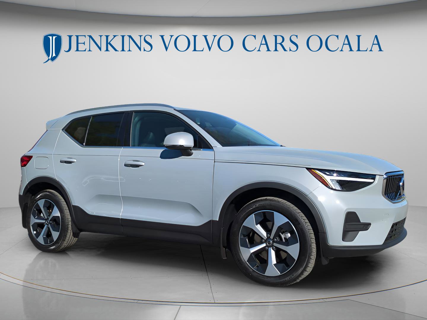 New 2025 Volvo XC40 B5 Core w/ Protection Package Premier image 9