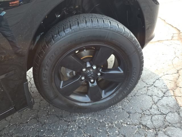Used 2014 RAM 1500 Express w/ Black Ram 1500 Express Group AWD/4WD image 33