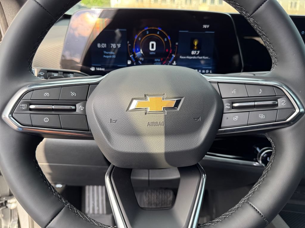 New 2027 Chevrolet Equinox LT w/ Convenience Package II FWD image 20