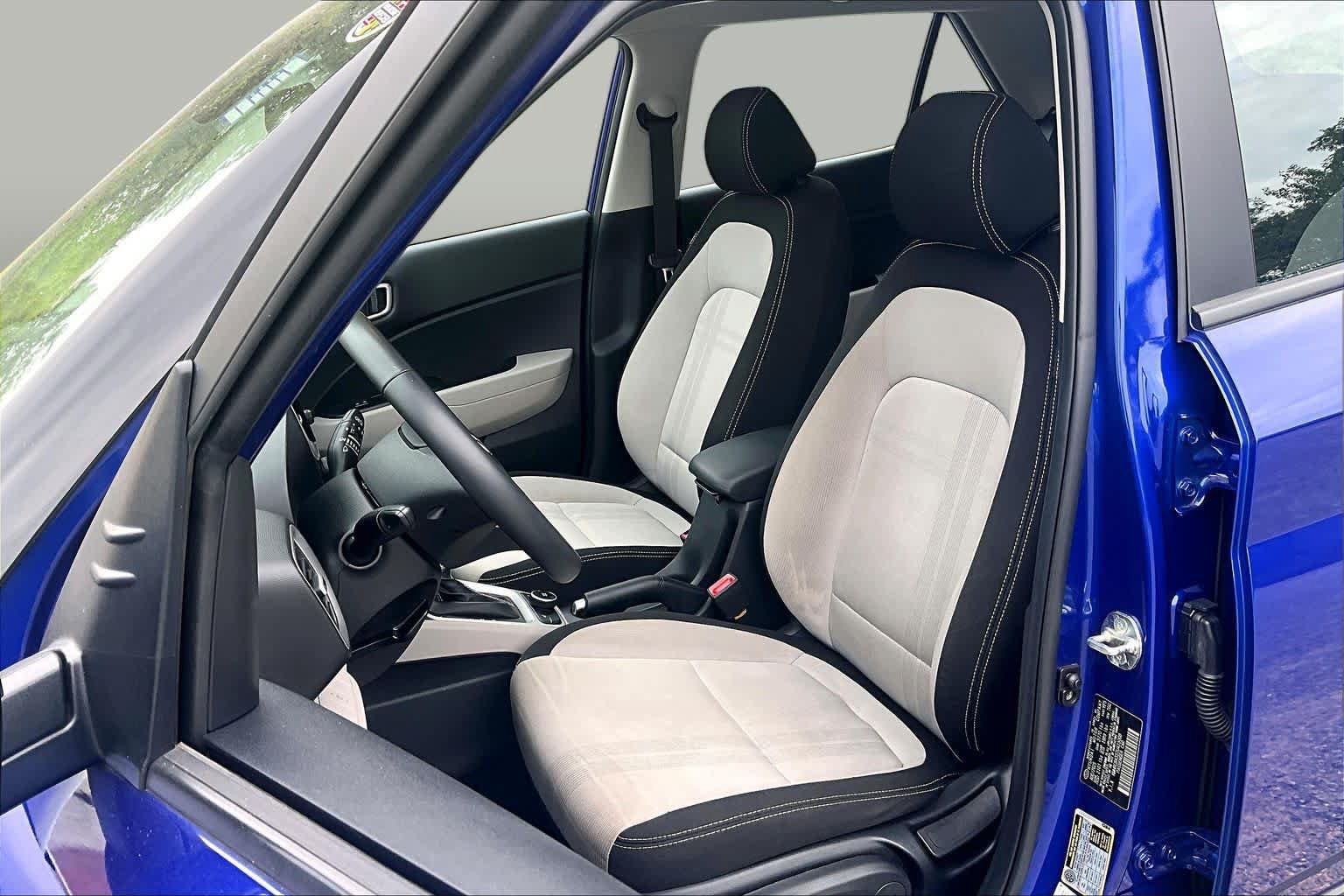 Used 2026 Hyundai Venue SEL FWD image 8