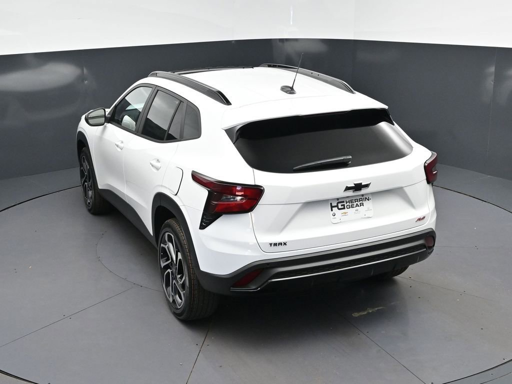New 2026 Chevrolet Trax RS w/ Sunroof Package FWD image 32