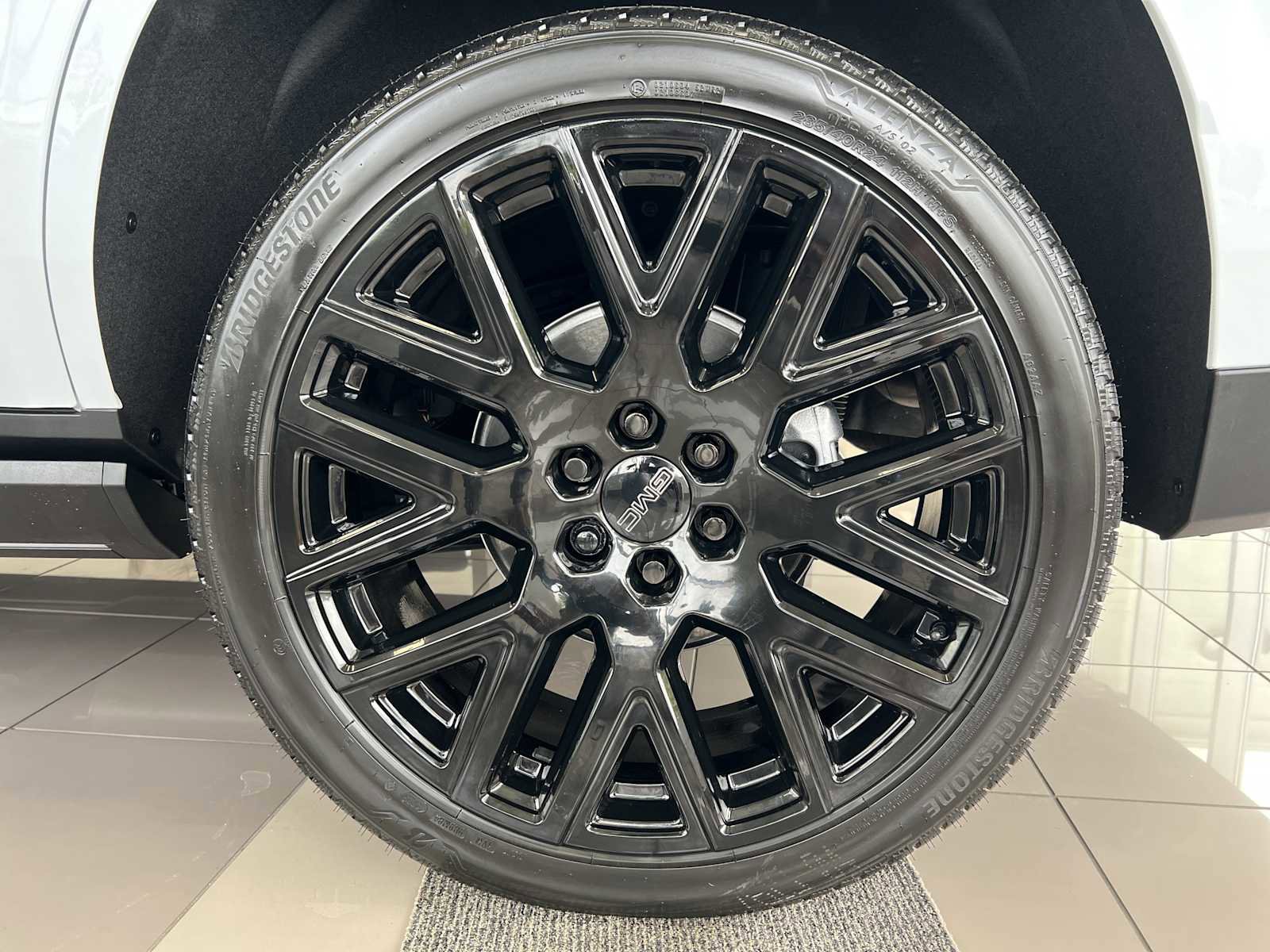 New 2026 GMC Yukon Denali Ultimate AWD/4WD image 36