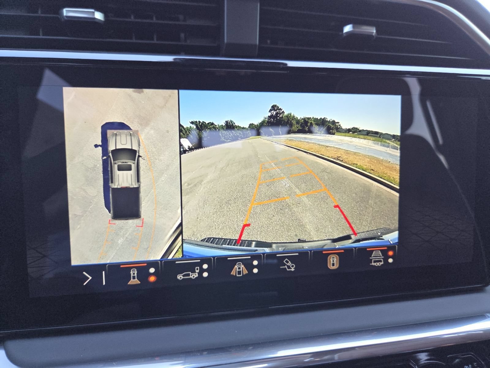 New 2026 GMC Sierra 2500 Denali Ultimate AWD/4WD image 18
