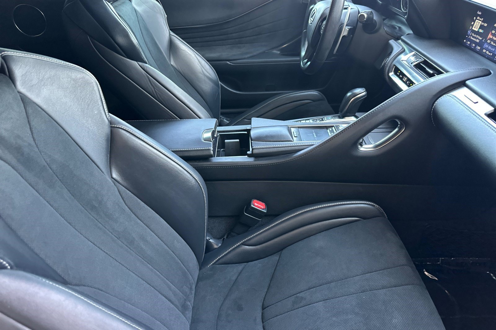 Used 2018 Lexus LC 500 Coupe w/ Sport Package RWD image 28