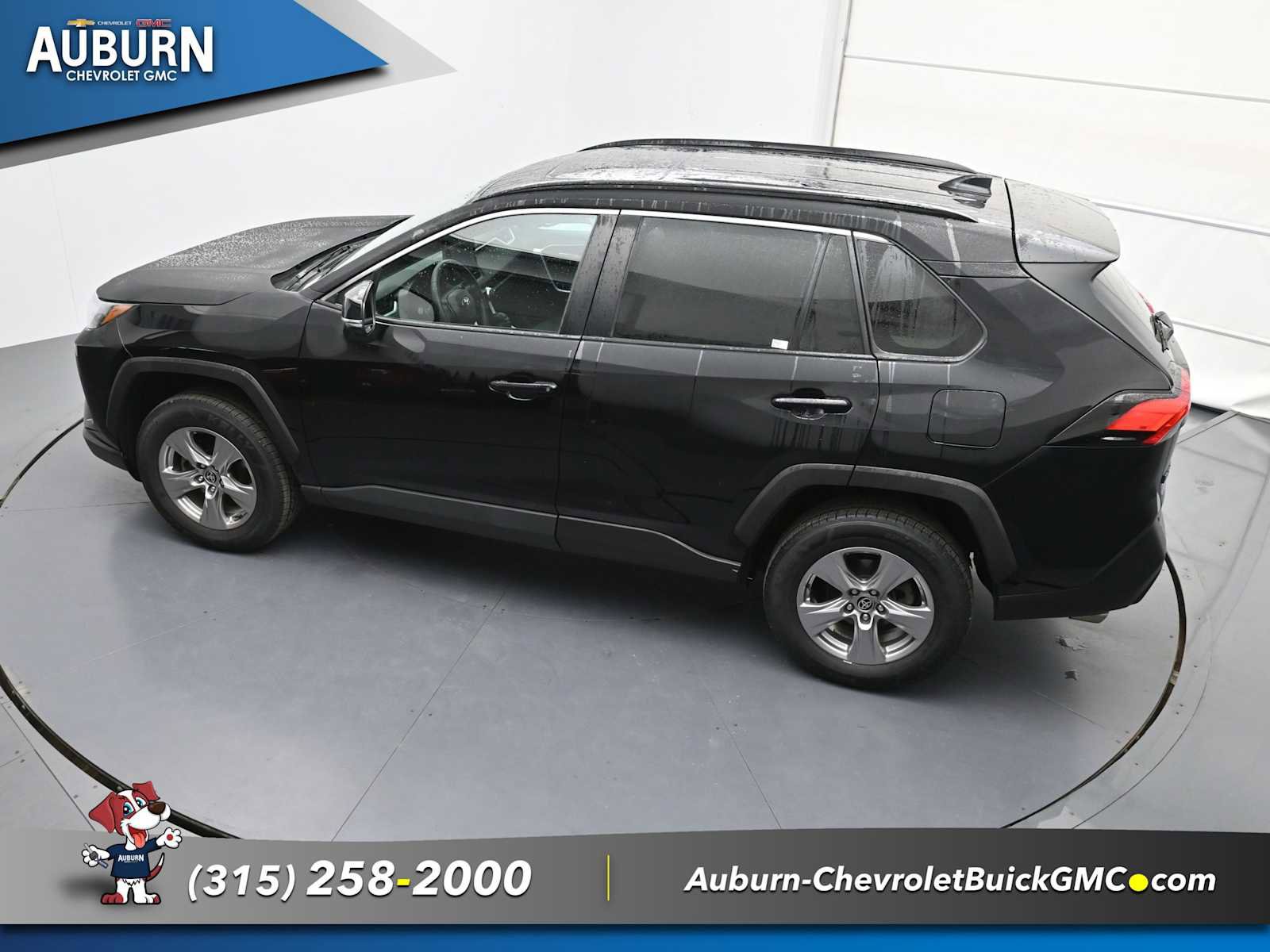 Used 2022 Toyota RAV4 XLE image 28