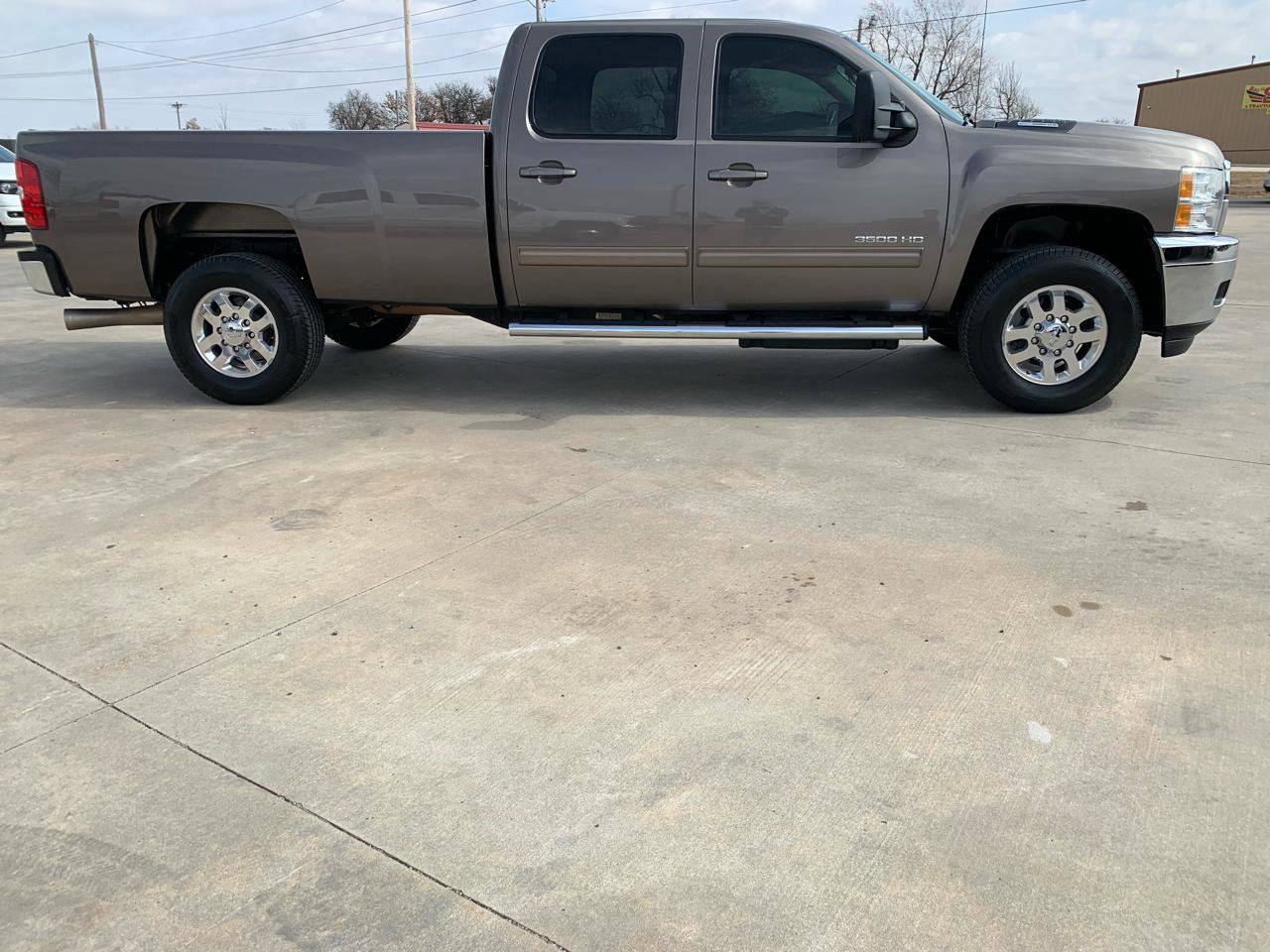 Used 2013 Chevrolet Silverado 3500 LTZ RWD image 6