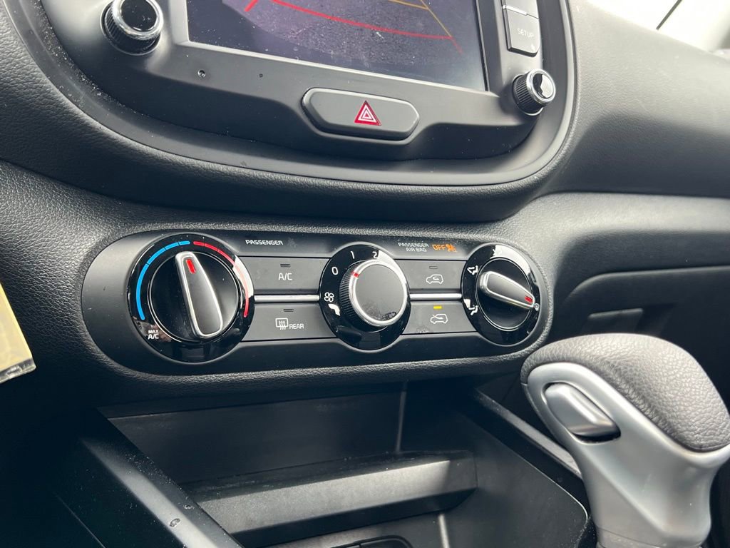 Used 2022 Kia Soul LX image 27