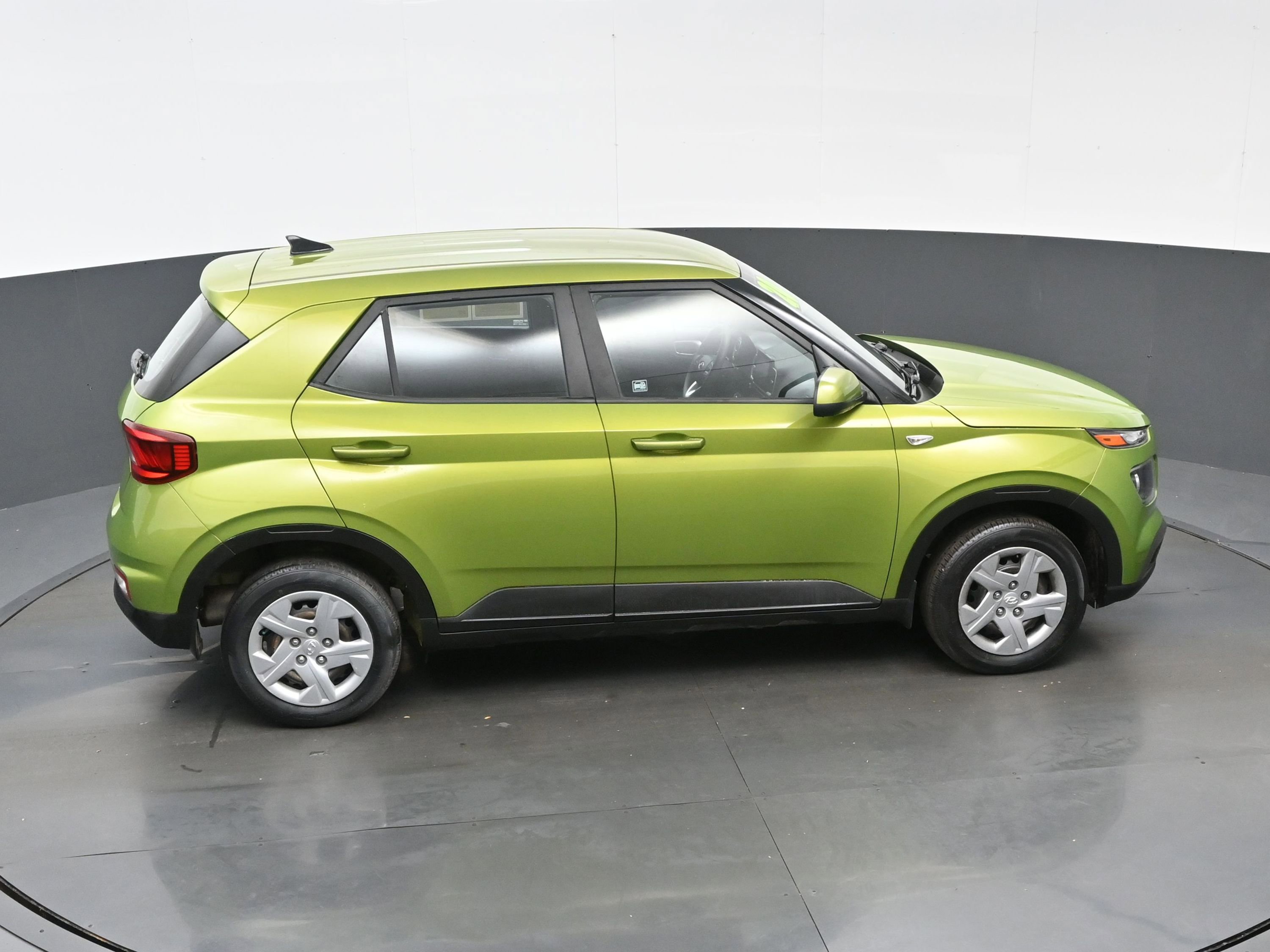 Used 2020 Hyundai Venue SE image 32