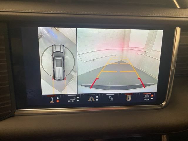 Used 2024 GMC Yukon Denali w/ Advanced Technology Package AWD/4WD image 6