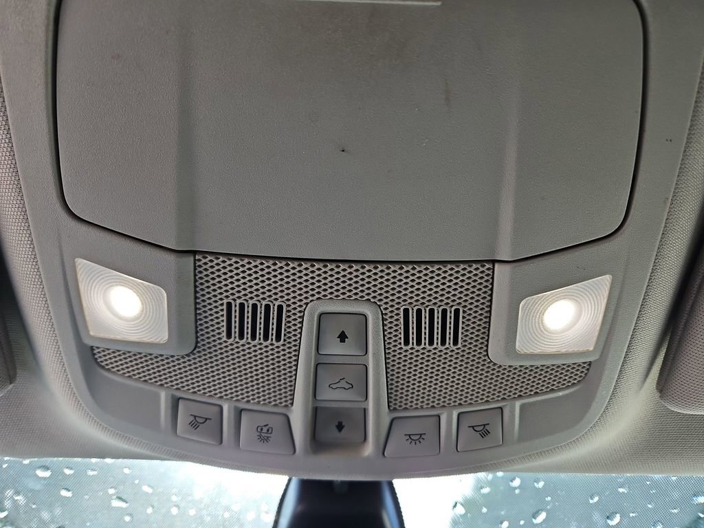 Used 2020 Ford Fusion SE image 22