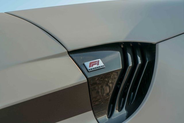 Used 2022 Aston Martin V8 Vantage Coupe image 34
