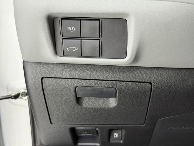 Used 2022 Toyota Highlander LE FWD image 9