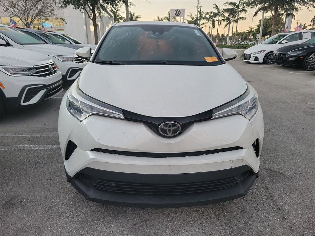 Used 2019 Toyota C-HR XLE image 4