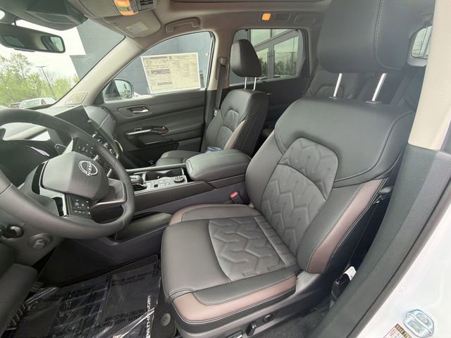 New 2026 Nissan Pathfinder Platinum AWD/4WD image 11
