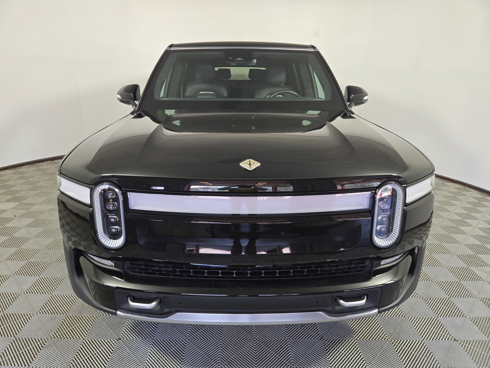 Used 2024 Rivian R1S Adventure AWD/4WD image 8