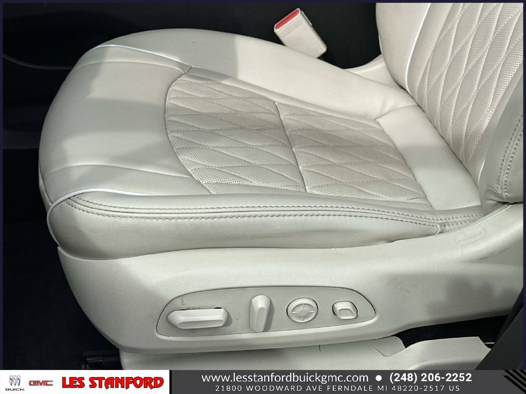 Certified 2023 Buick Enclave Avenir AWD/4WD image 19