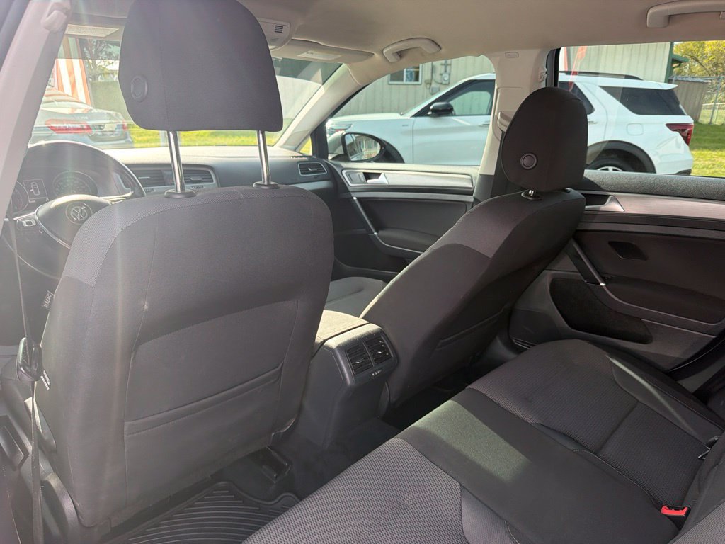 Used 2016 Volkswagen Golf S FWD image 19