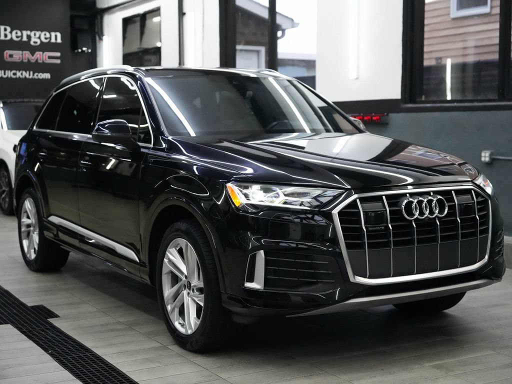 Used 2023 Audi Q7 2.0T Premium w/ Convenience Package AWD/4WD image 3