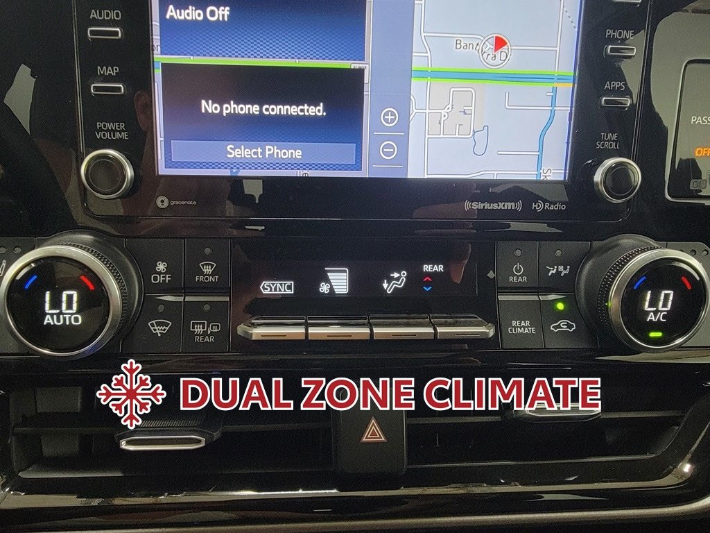Used 2022 Toyota Highlander XLE AWD/4WD image 24