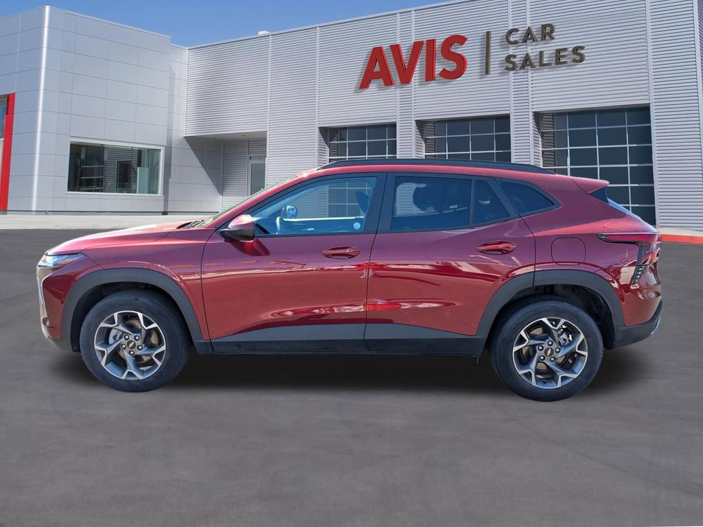 Used 2025 Chevrolet Trax LT w/ LT Convenience Package FWD image 10