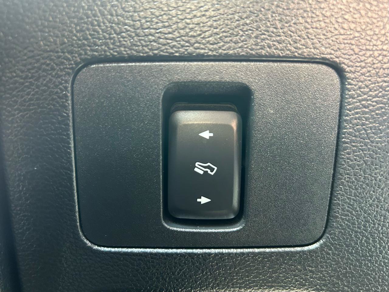 Used 2020 Ford F250 Lariat AWD/4WD image 38