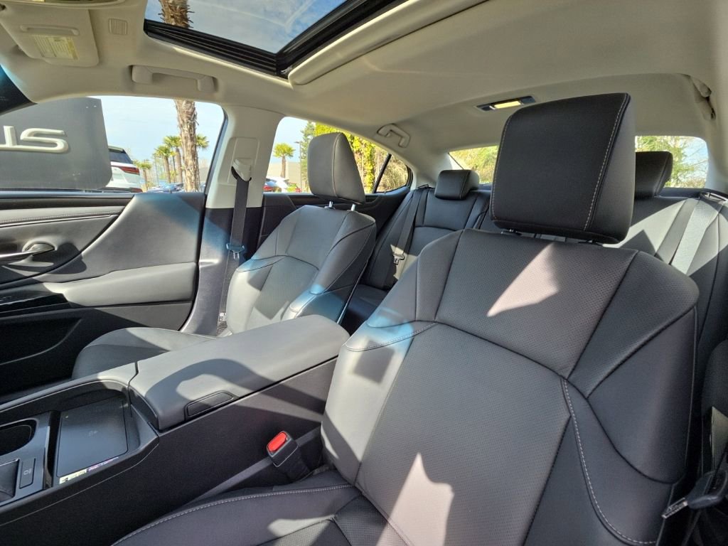Certified 2023 Lexus ES 250 w/ Premium Package image 14