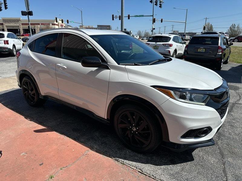 Used 2021 Honda HR-V Sport image 3