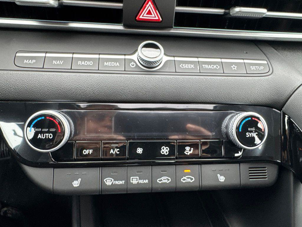 New 2026 Hyundai Elantra Limited FWD image 16