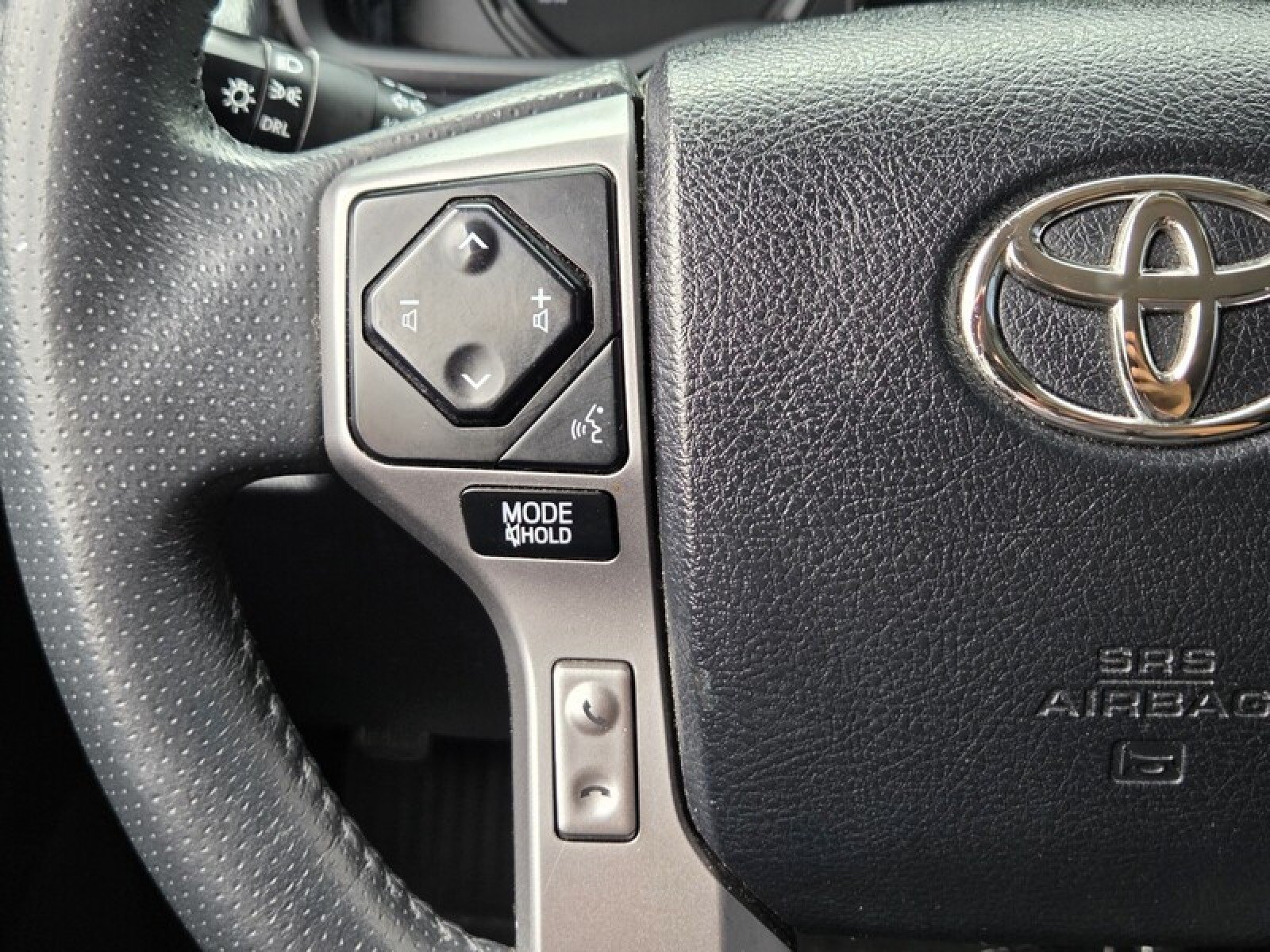 Used 2020 Toyota 4Runner SR5 AWD/4WD image 25