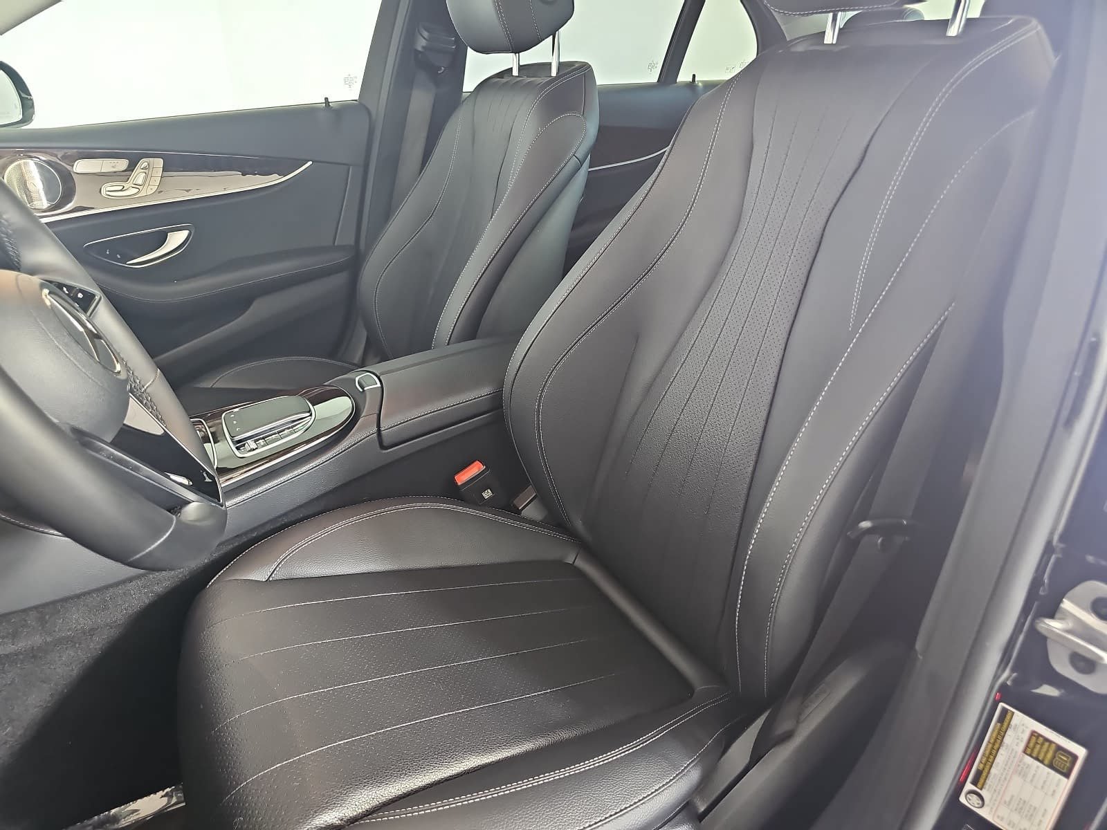 Used 2023 Mercedes-Benz E 350 Sedan image 15