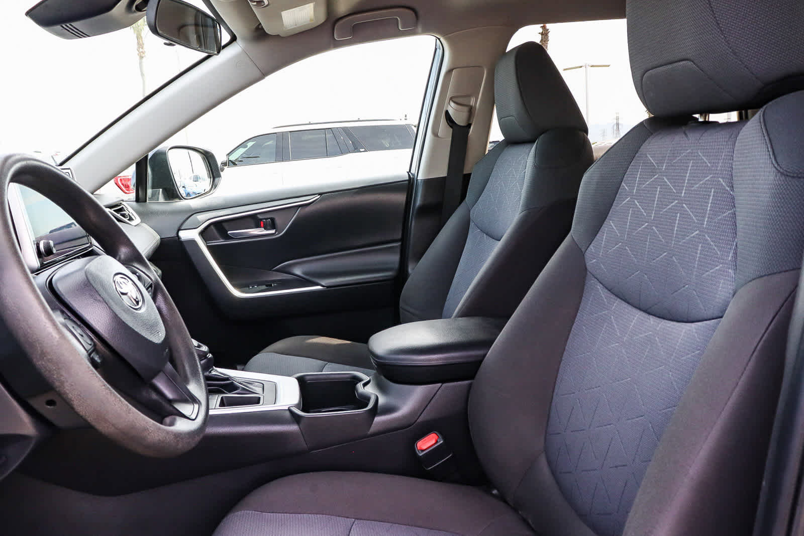 Used 2023 Toyota RAV4 XLE image 23