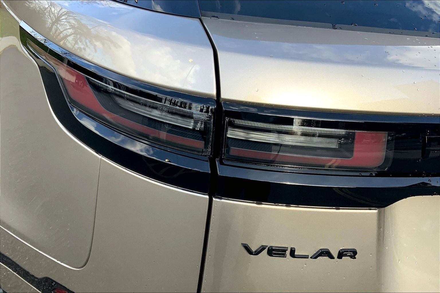 New 2026 Land Rover Range Rover Velar Dynamic SE image 14