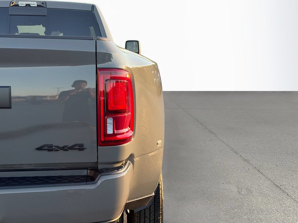 New 2026 RAM 3500 Laramie AWD/4WD image 11